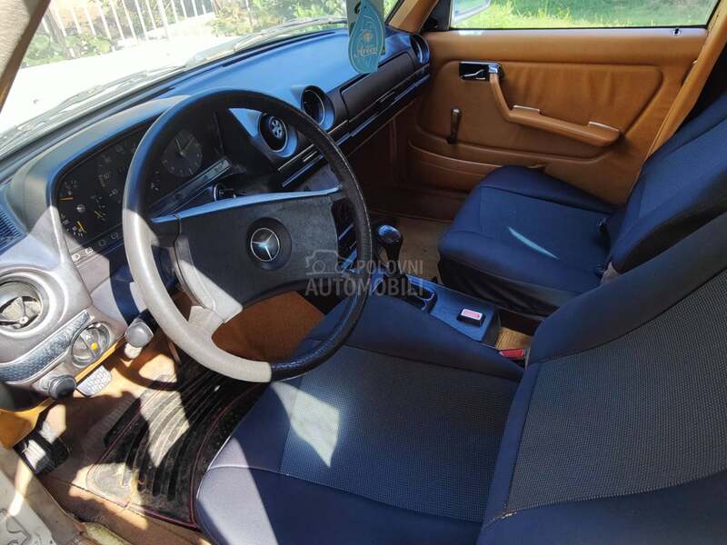 Mercedes Benz W123 200D
