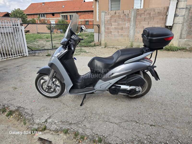 Peugeot Geopolis 400