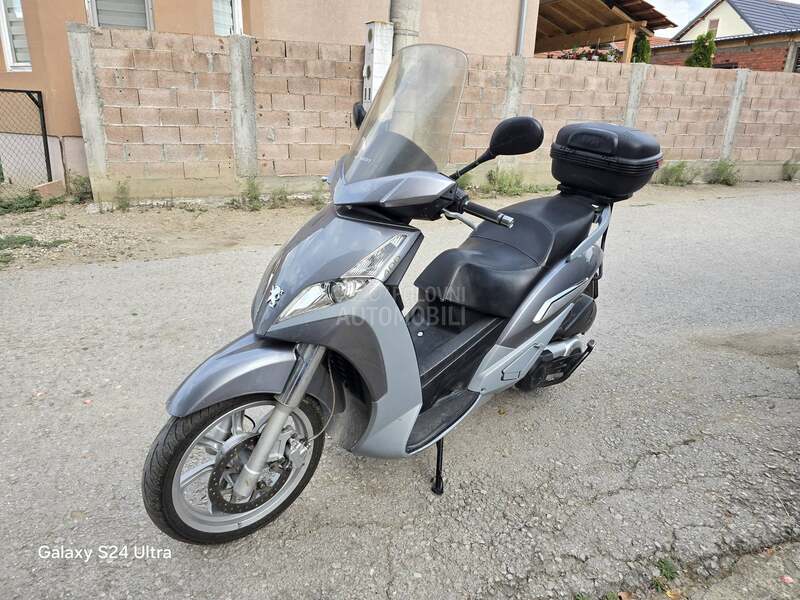 Peugeot Geopolis 400