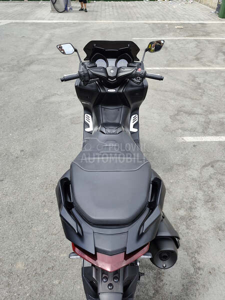 Yamaha Tmax 560