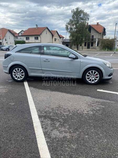 Opel Astra H GTC