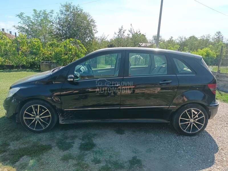 Mercedes Benz B 200 