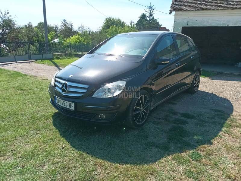 Mercedes Benz B 200 
