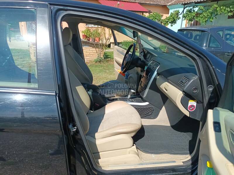 Mercedes Benz B 200 
