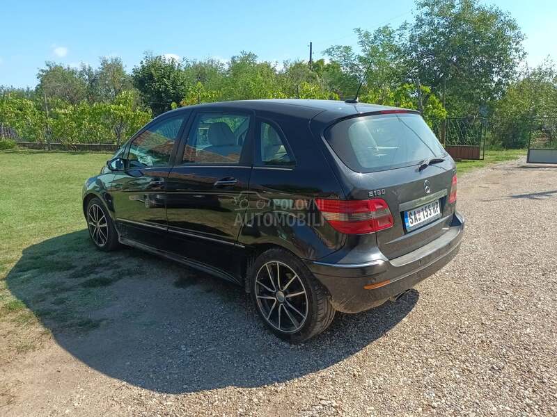 Mercedes Benz B 200 