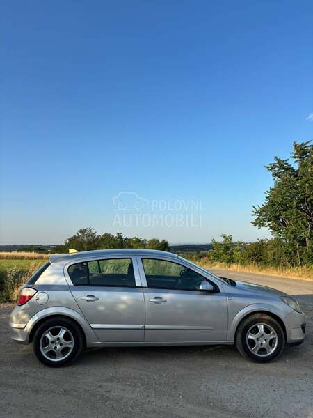 Opel Astra H 