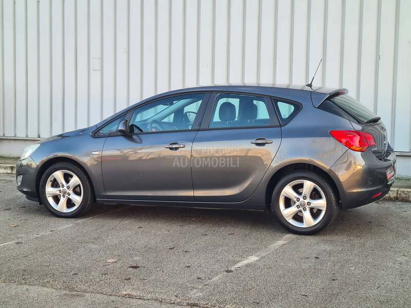 Opel Astra J 1.7cdti ENJOY