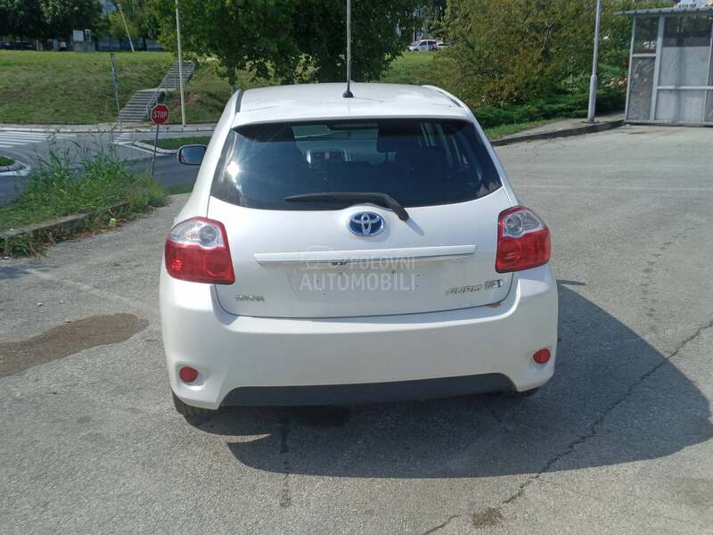 Toyota Auris 1.8 hibrid