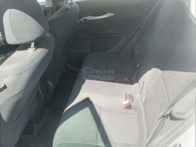Toyota Auris 1.8 hibrid