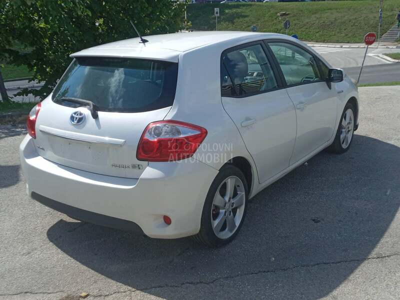 Toyota Auris 1.8 hibrid