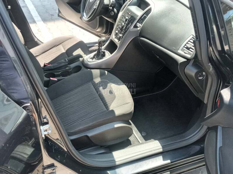 Opel Astra J 1.7