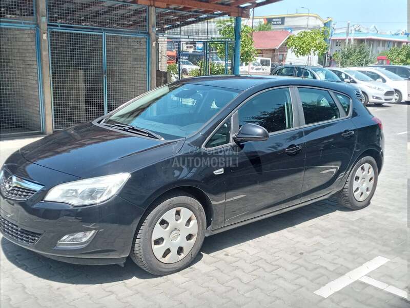 Opel Astra J 1.7