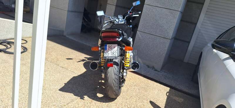 Yamaha XJR 1300