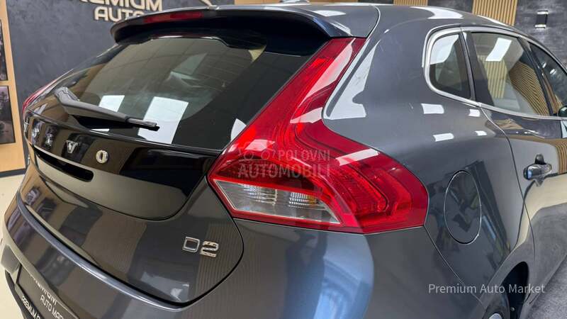 Volvo V40 //1.6 D2/FUL/NOV