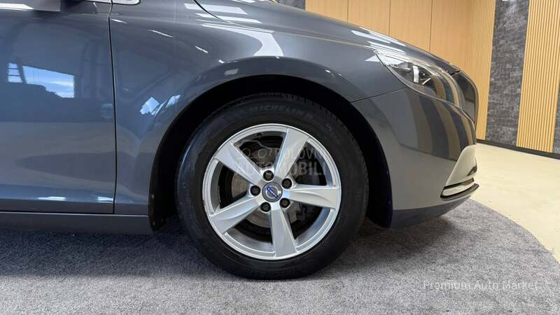 Volvo V40 //1.6 D2/FUL/NOV