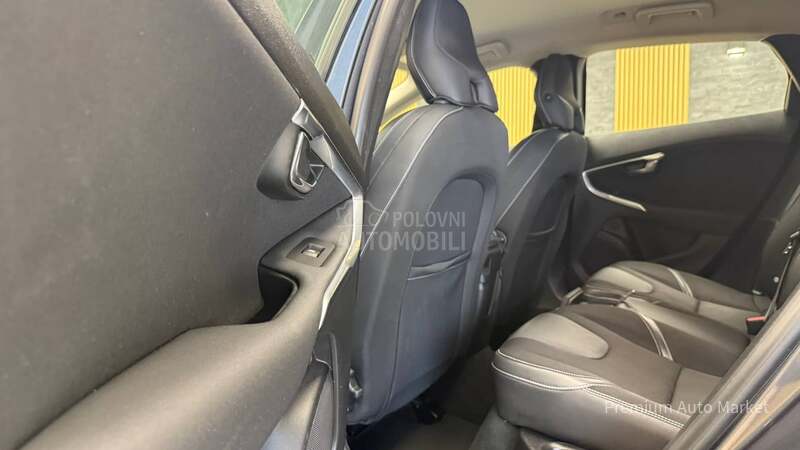 Volvo V40 //1.6 D2/FUL/NOV