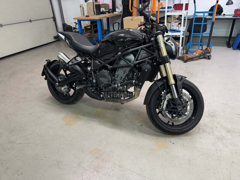 Benelli 752S