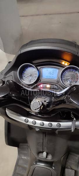 Piaggio MP3 ,300, B kategorija