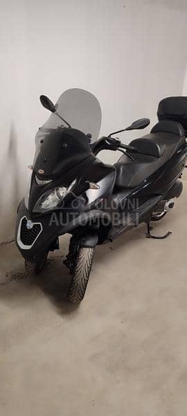 Piaggio MP3 ,300, B kategorija