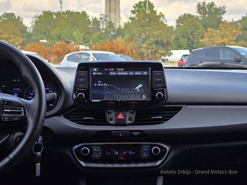 Hyundai i30 1.5 DPi STYLE