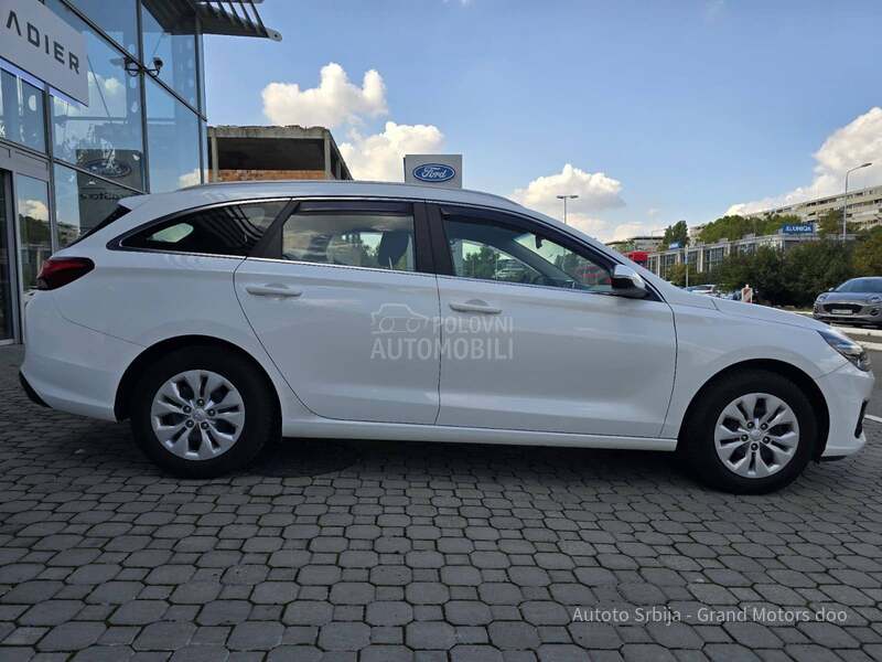 Hyundai i30 1.5 DPi STYLE