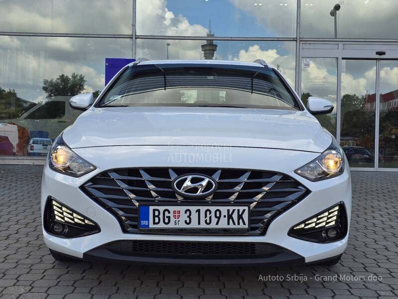 Hyundai i30 1.5 DPi STYLE