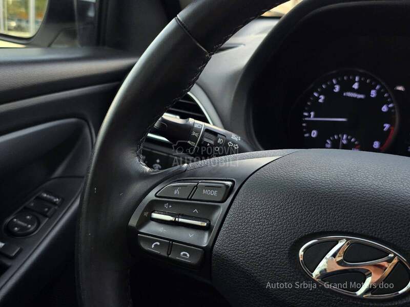 Hyundai i30 1.5 DPi STYLE