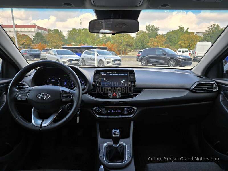 Hyundai i30 1.5 DPi STYLE