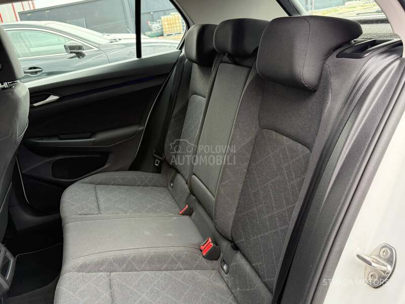 Volkswagen Golf 8 1.5TGI AUTO/NAVY/LED