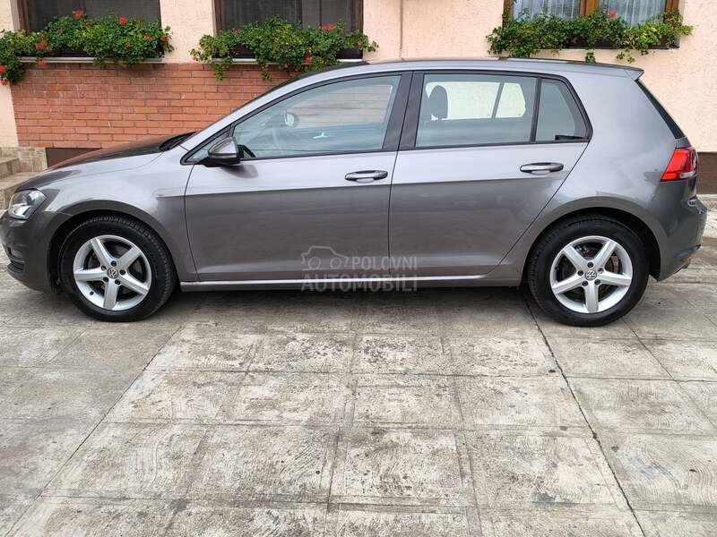 Volkswagen Golf 7 1.6 TDI BLUEMOTION