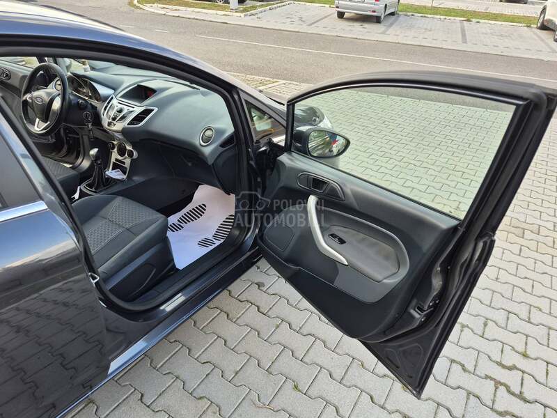 Ford Fiesta 1.4b ŠVAJCARSKA