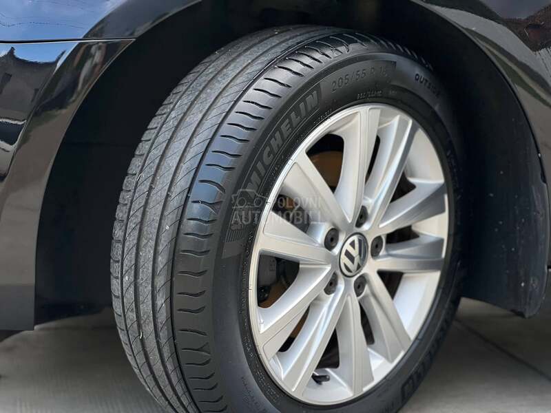 Volkswagen Golf 6 1.6TDi / S T Y L E