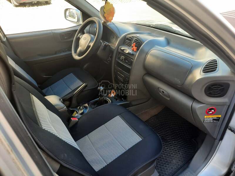 Hyundai Santa Fe 4x4 BAS DOBAR