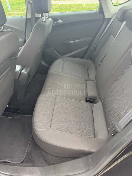 Opel Astra J 