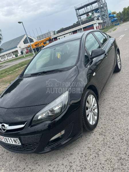 Opel Astra J 