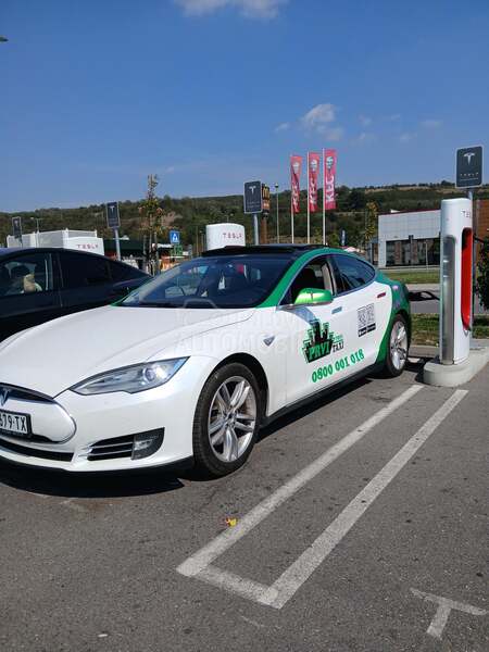 Tesla Model S S 85 free sharge