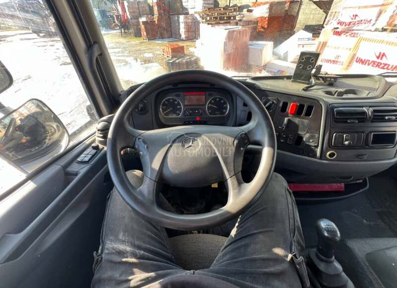 Mercedes Benz 818 kiper kran