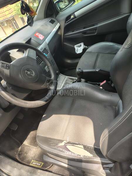 Opel Astra H ASTRA COSMO Z17 DTH