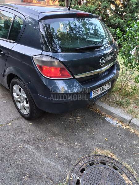 Opel Astra H ASTRA COSMO Z17 DTH