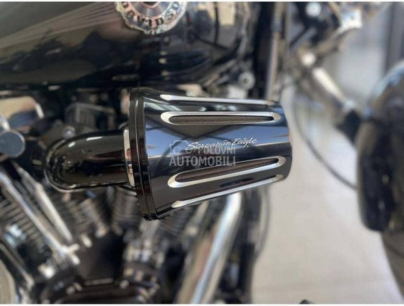 Harley Davidson BREAKOUT