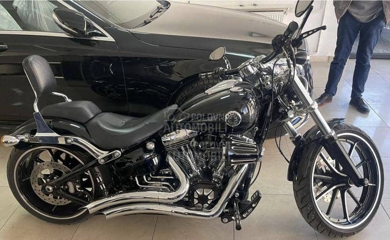 Harley Davidson BREAKOUT