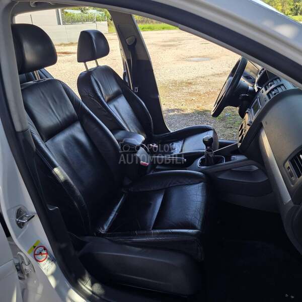 Volkswagen Golf 5 TOUR//1.9TDI//KOZA