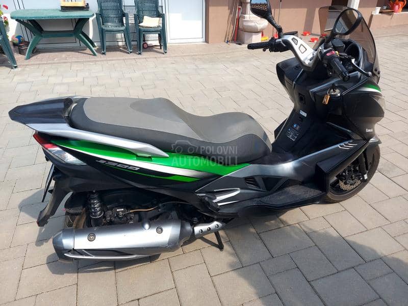 Kawasaki J 300