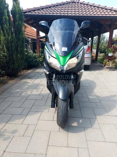 Kawasaki J 300