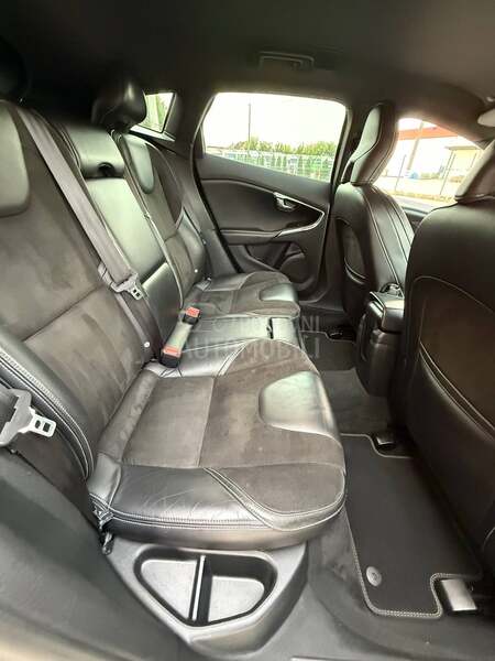 Volvo V40 2.0 //R DESIGN//