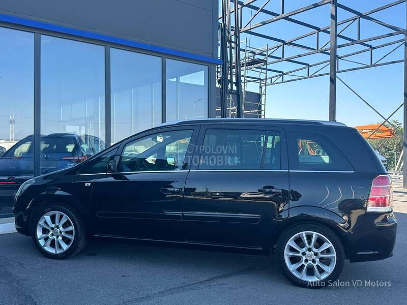 Opel Zafira 1.8 B COSMO 7 Sed