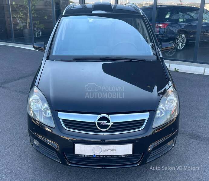 Opel Zafira 1.8 B COSMO 7 Sed