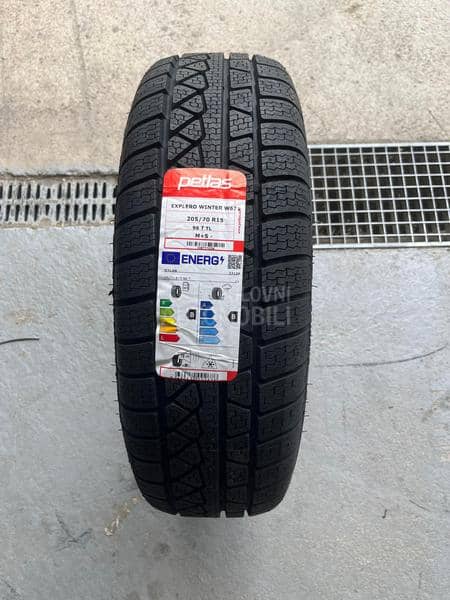 Petlas 205/70 R15 Zimska