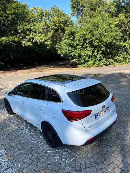 Kia cee`d sw 