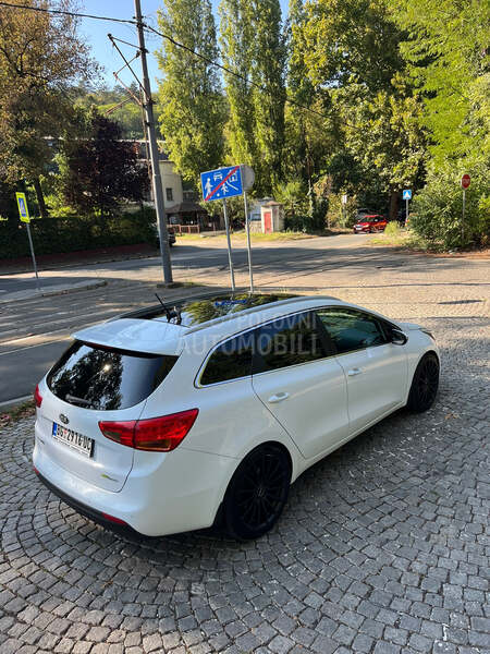 Kia cee`d sw 